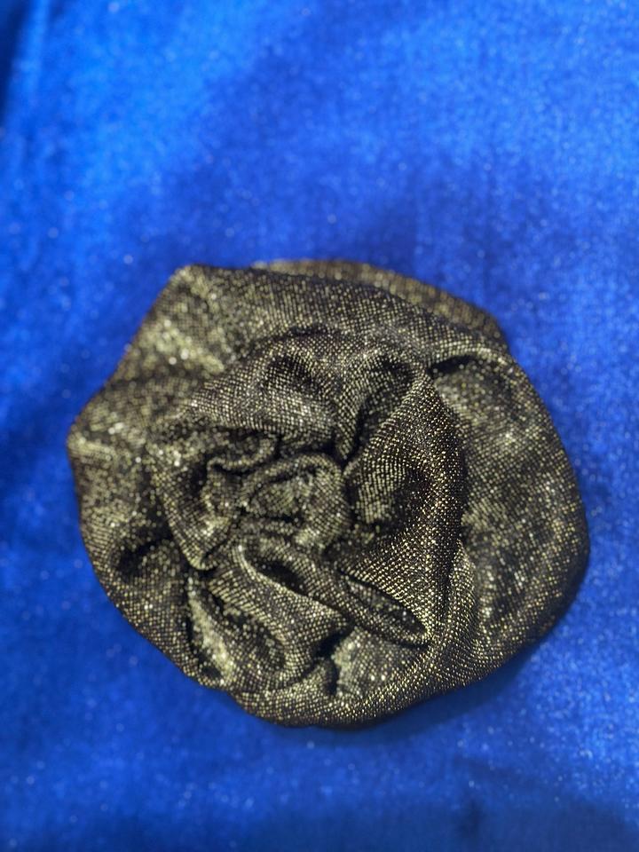 Брошь в виде банта
