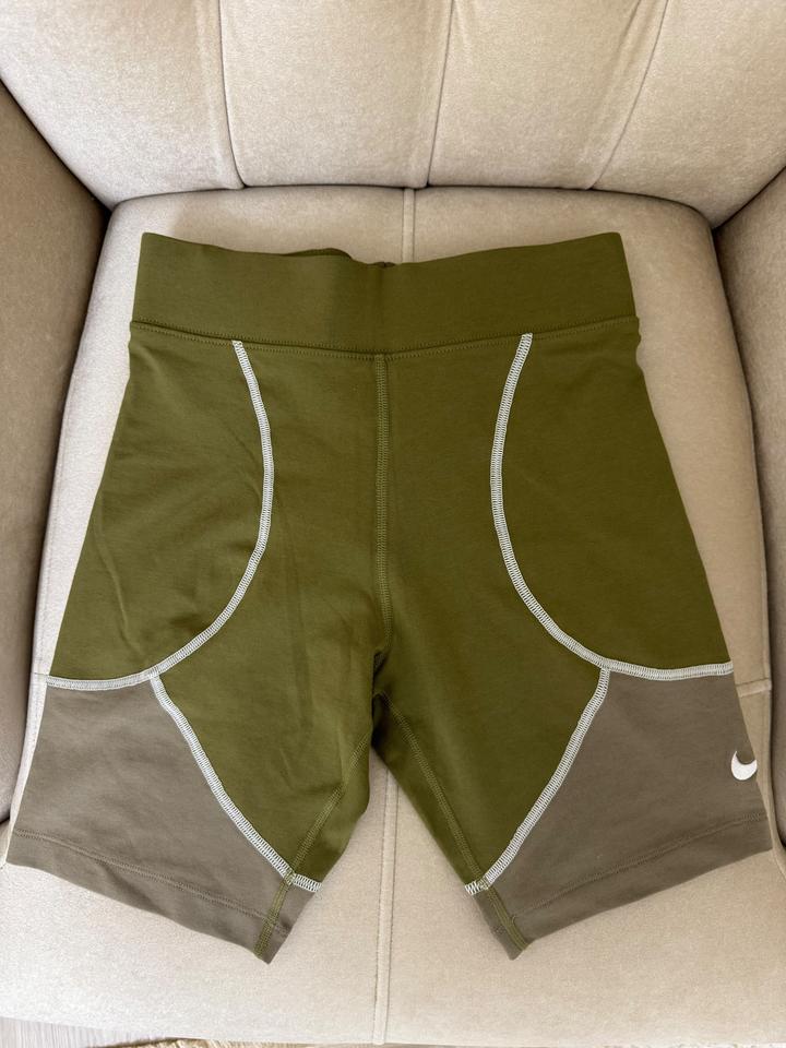 велосипедки Nike