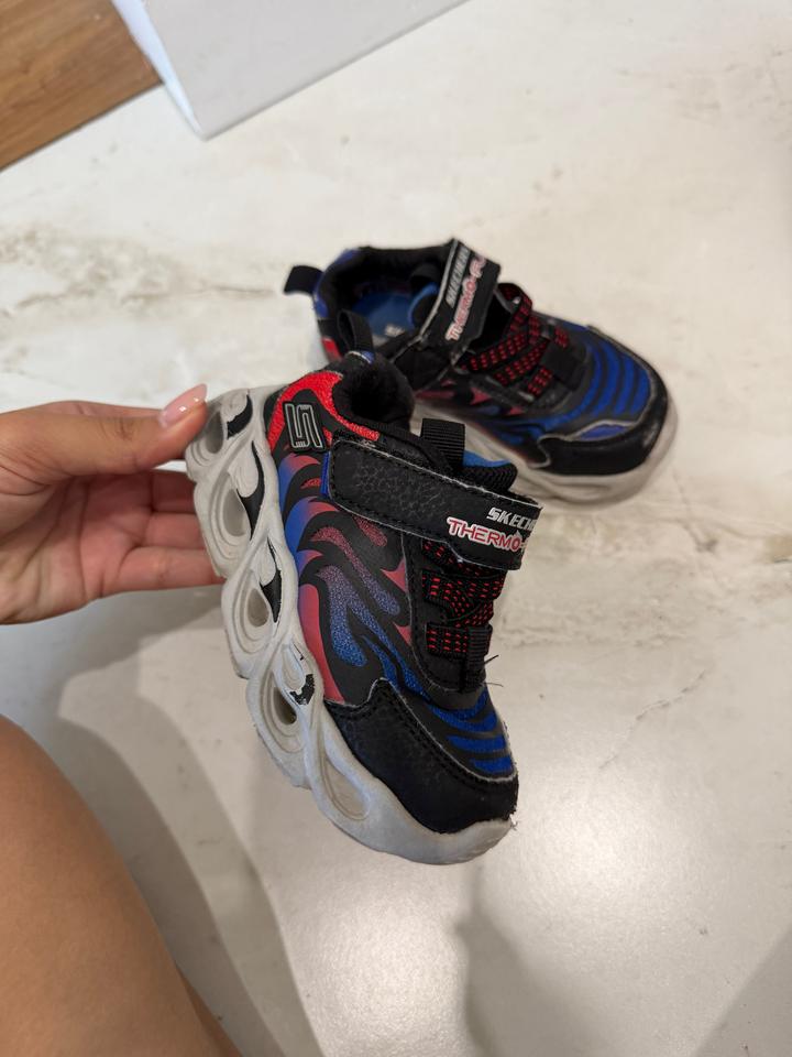 Skechers