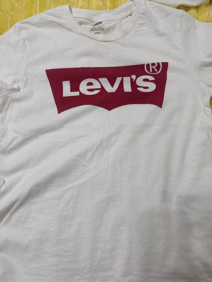 Футболка Levi's