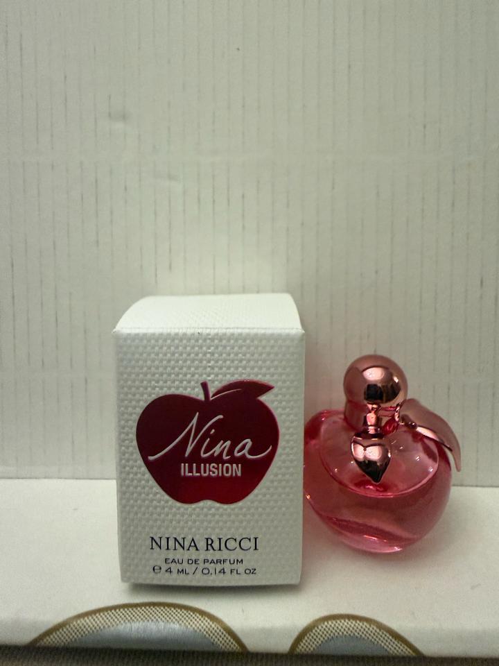 NINA RICCI