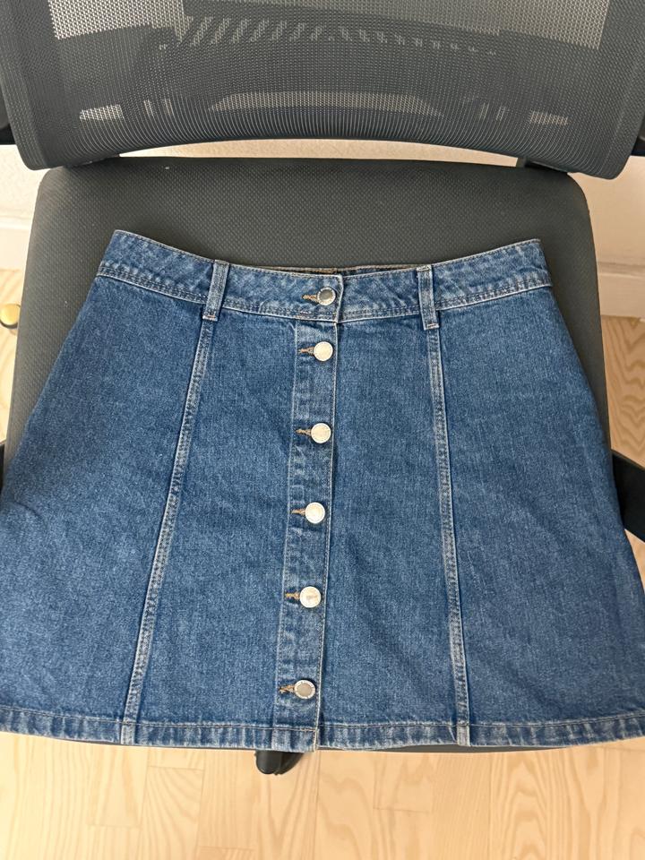 H&M