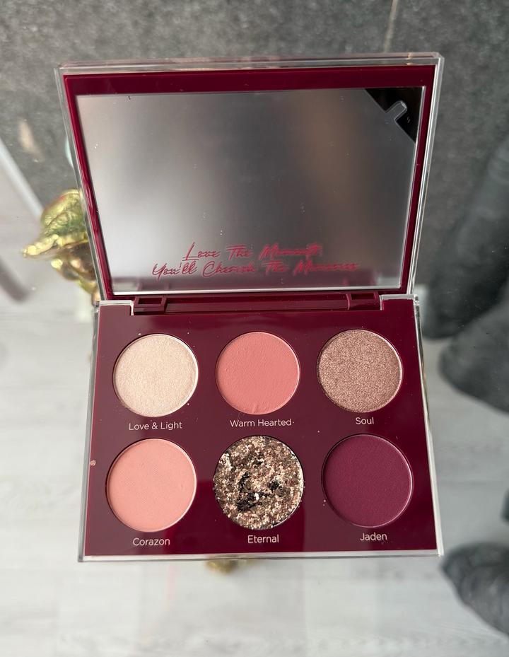 Dominique Cosmetics Палетка теней