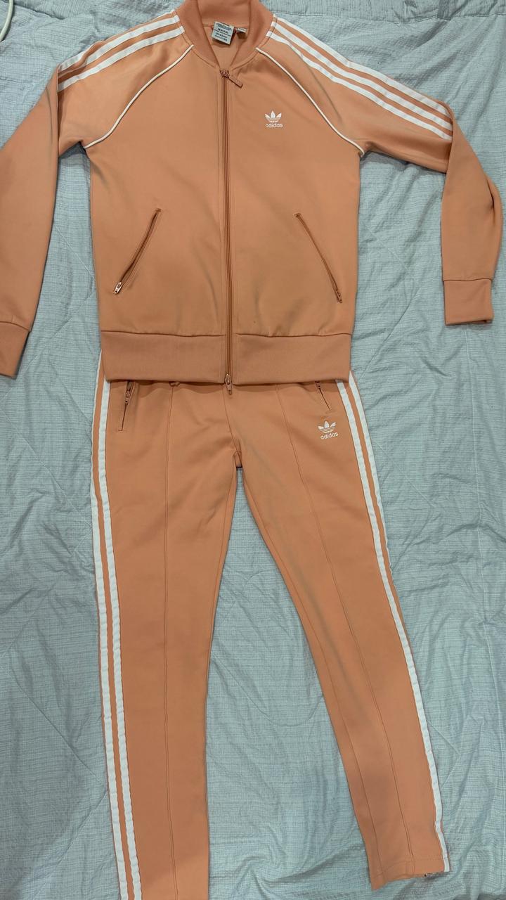 Спортивный костюм adidas