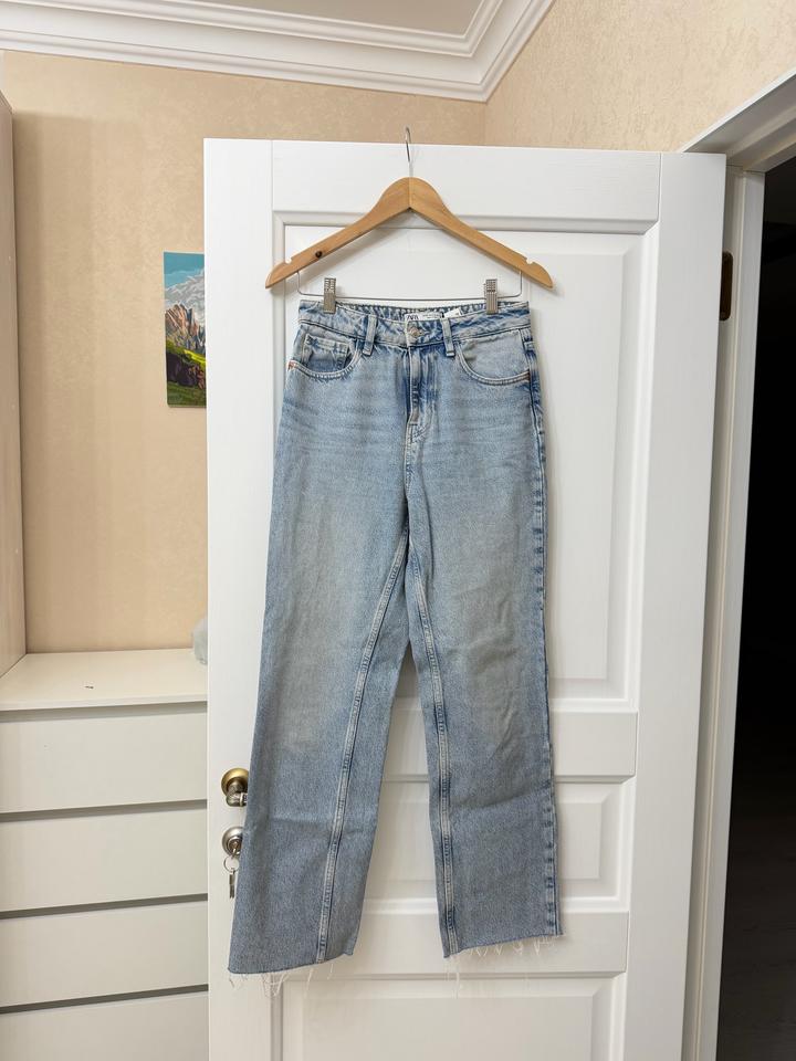 Джинсы Zara