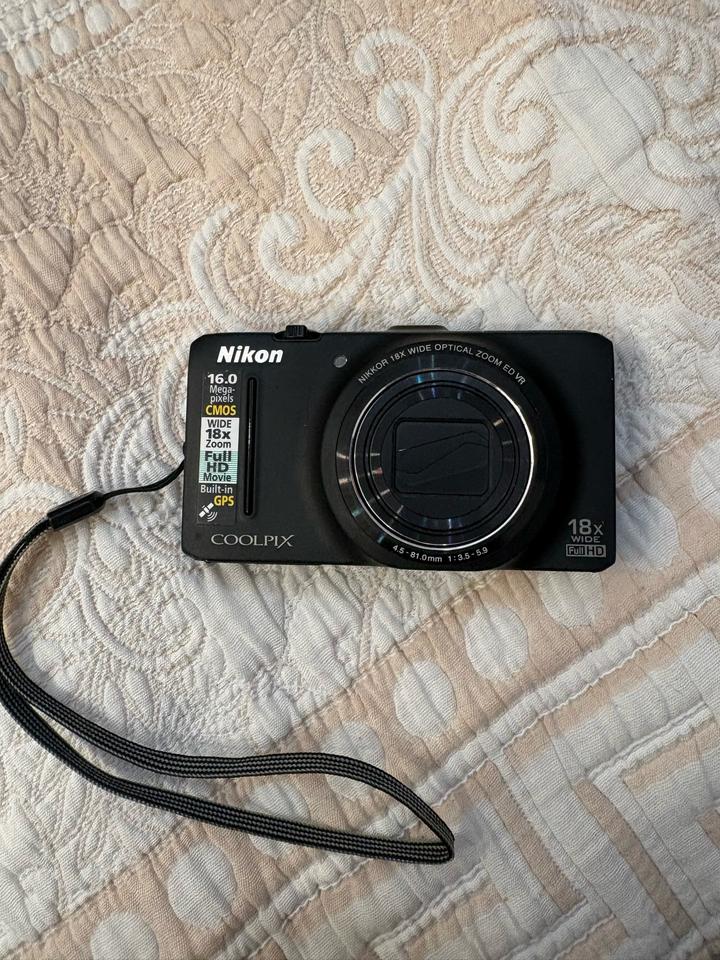 Камера цифровая Nikon Coolpix S9300