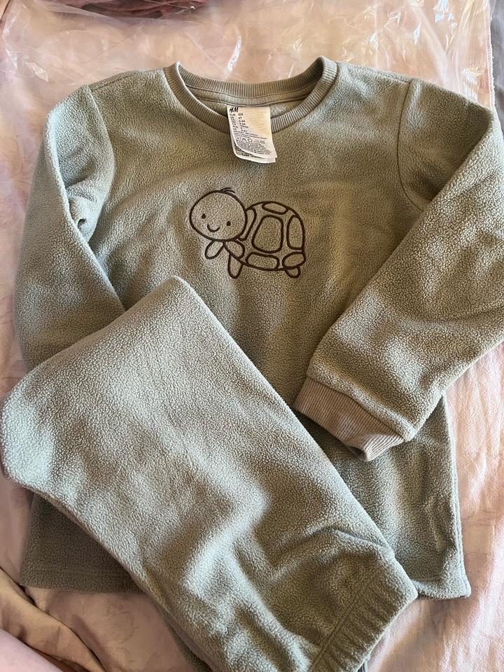 H&M флисовый костюм с принтом черепахи