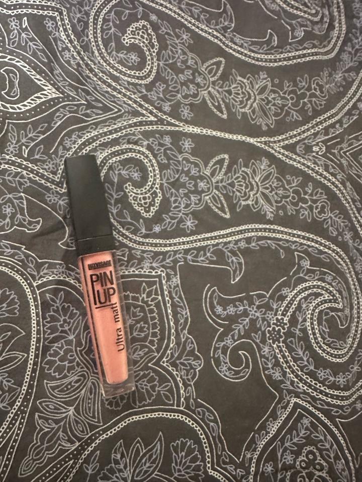 Блеск для губ LUXVISAGE PIN-UP ultra matt