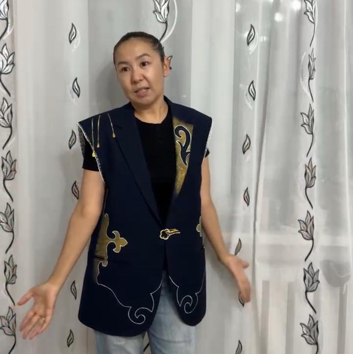 Женский жилет с этническим орнаментом