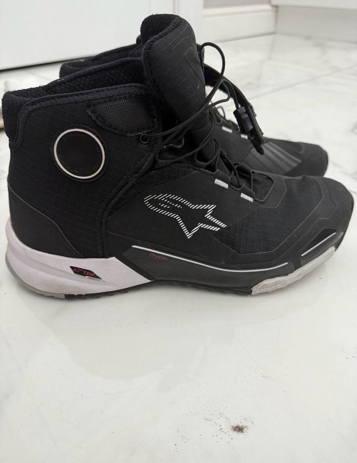 Мотообувь фирмы Alpinestars