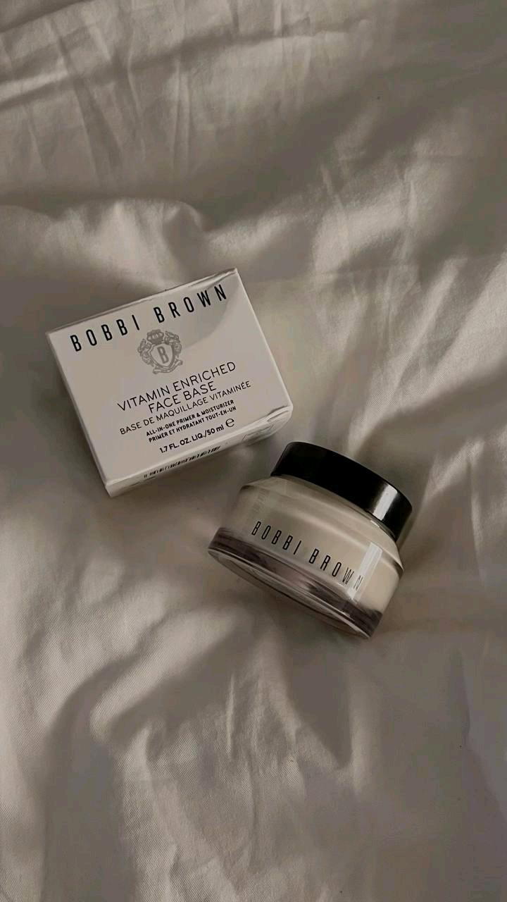Bobbi Brown База бобби