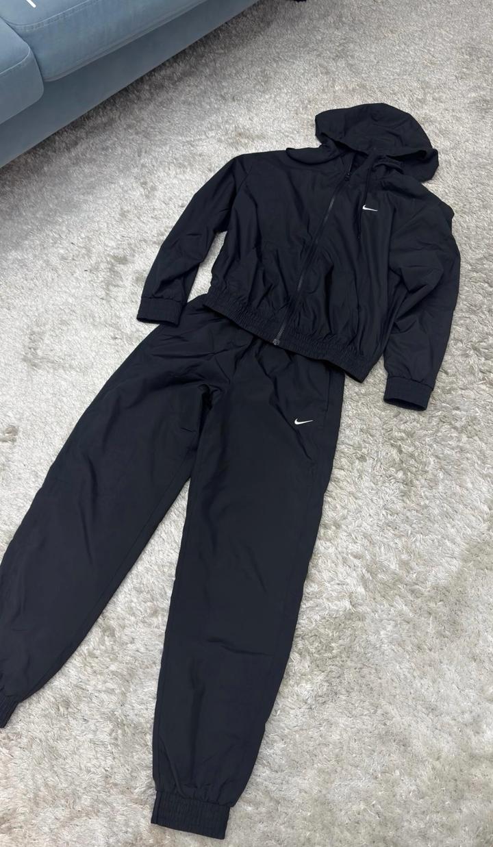 Спортивный костюм Nike