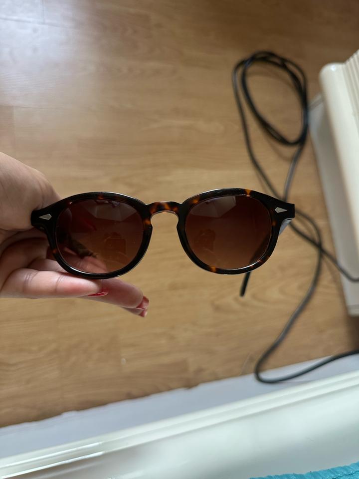 MOSCOT
