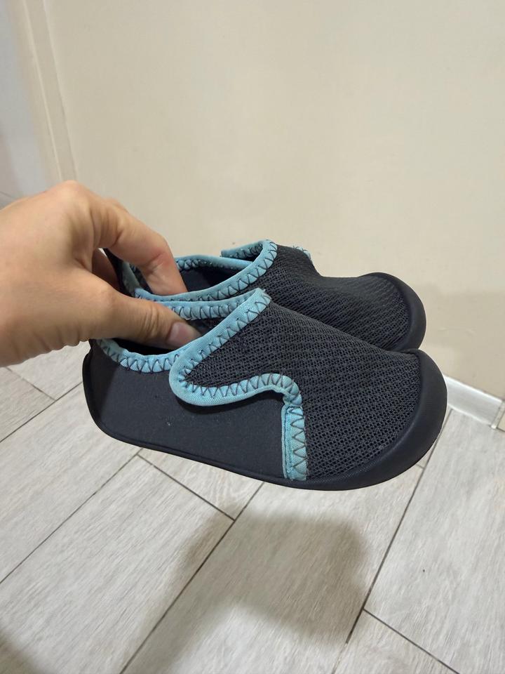 Аквашузы Decathlon