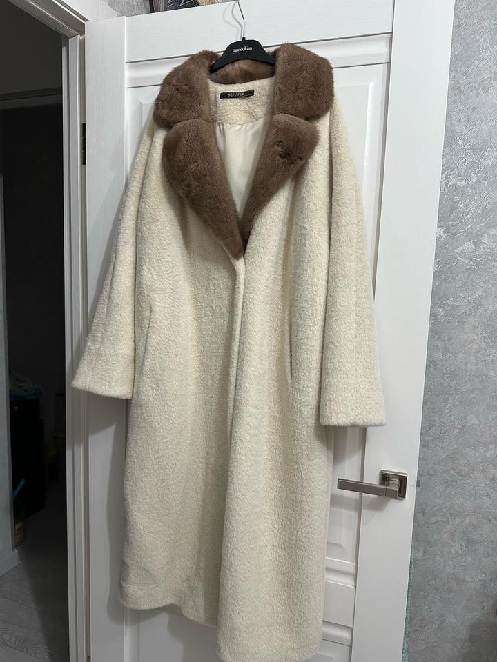 sofia fur Пальто