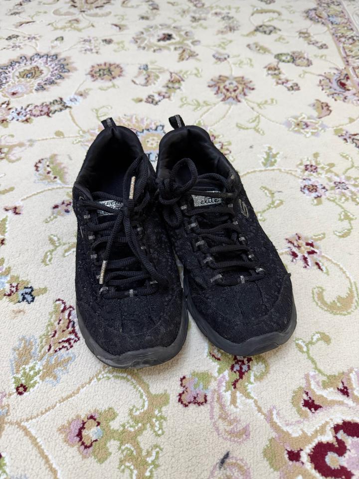Skechers