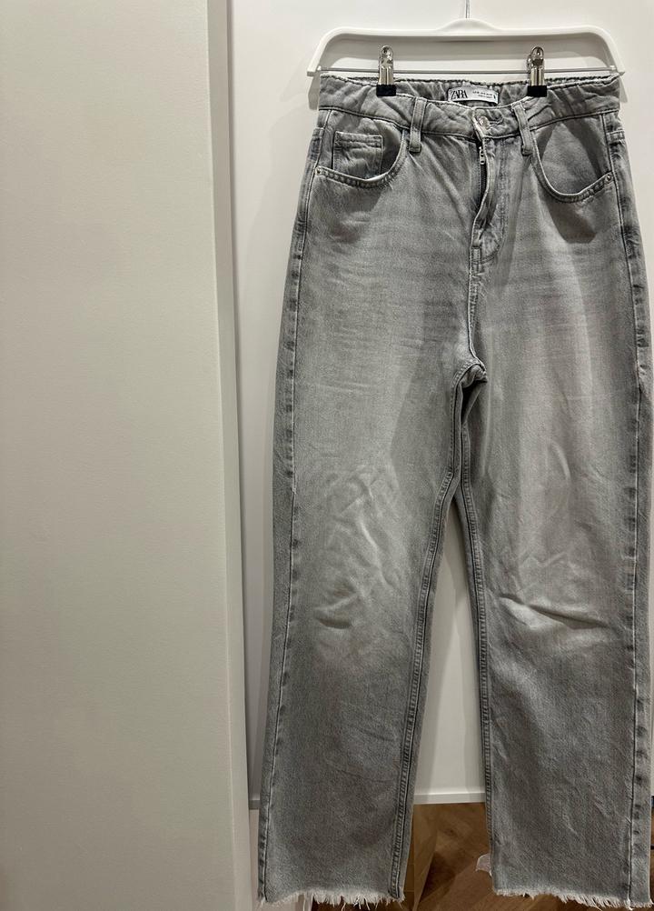 джинсы ZARA серые прямые с высокой талией 38р