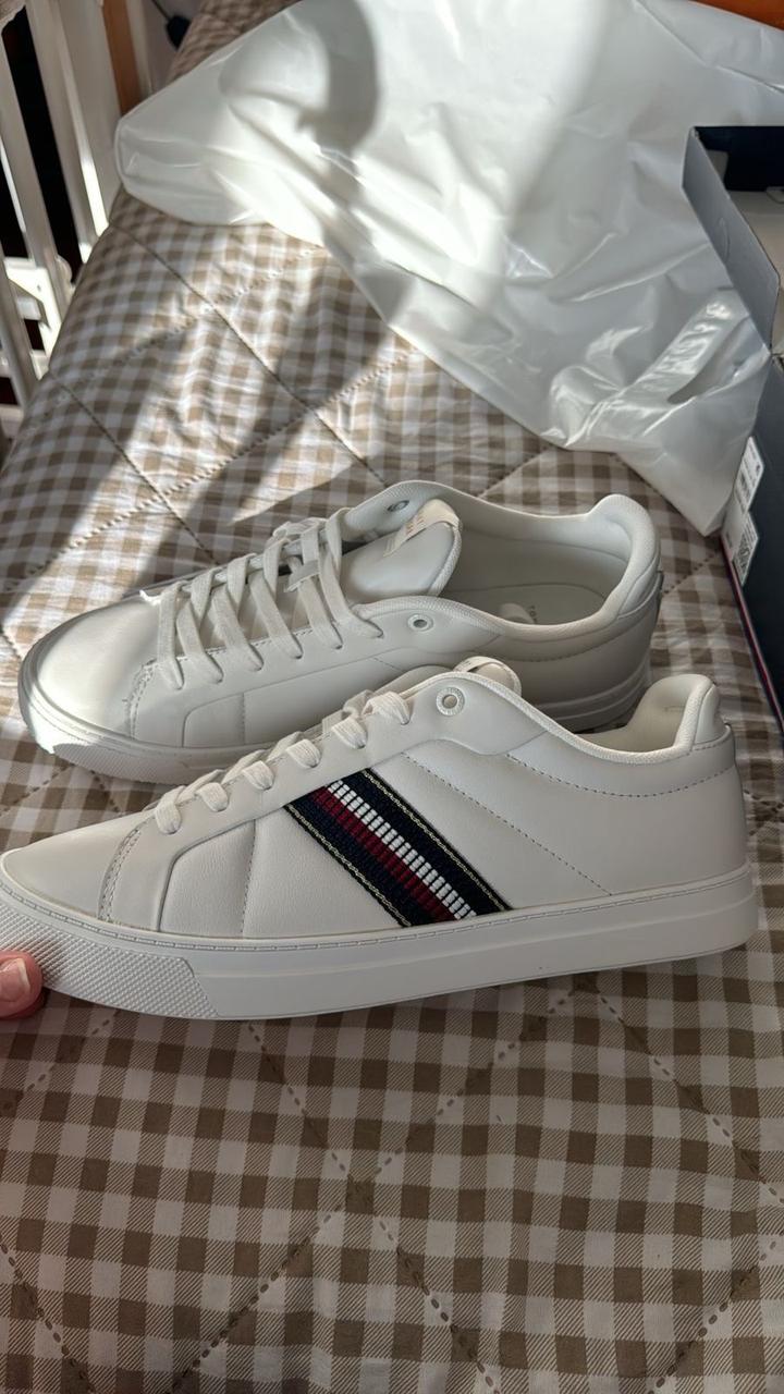Tommy Hilfiger