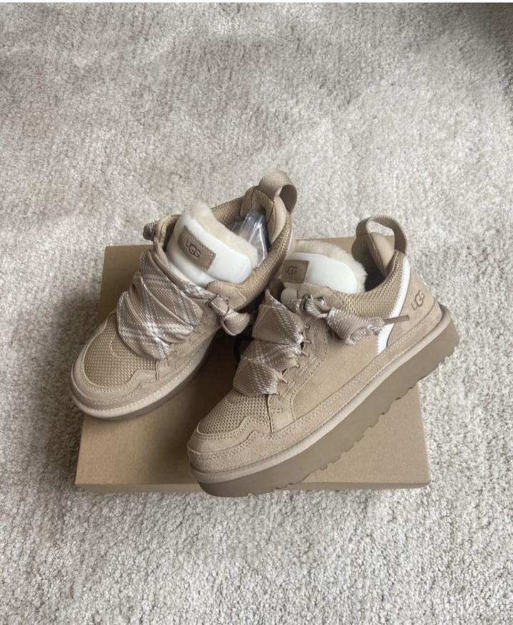 UGG