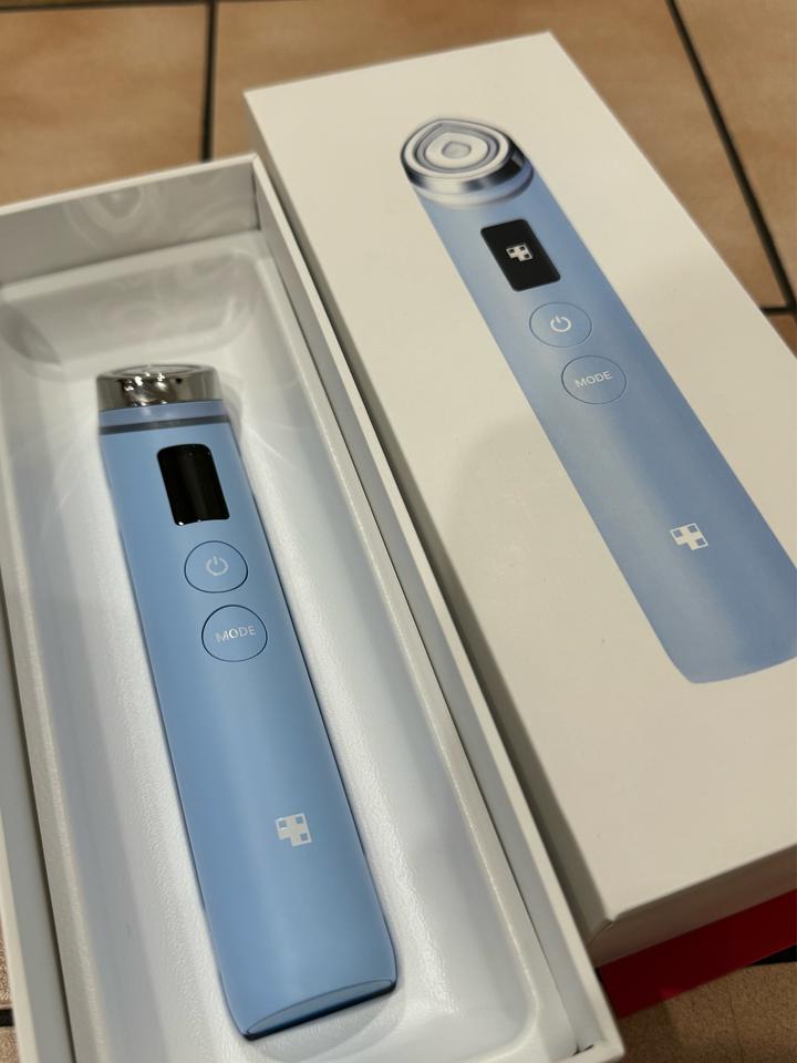 Микротоковый аппарат medicube age-r buster pro blue