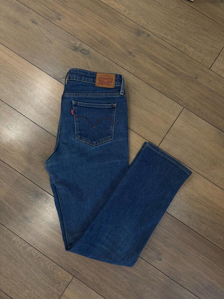 Levi's
