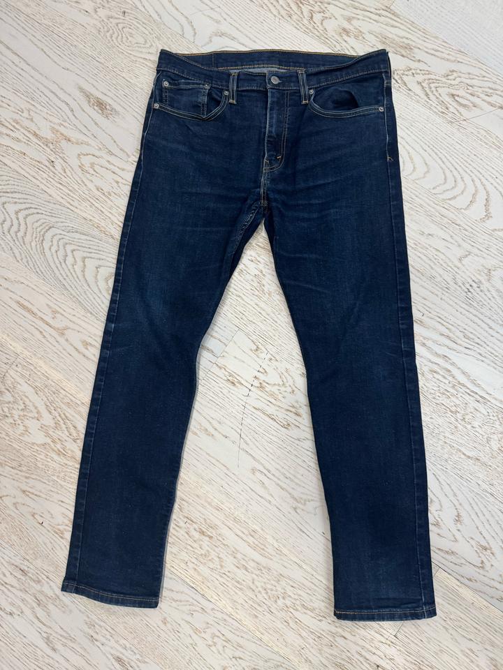 Levi's