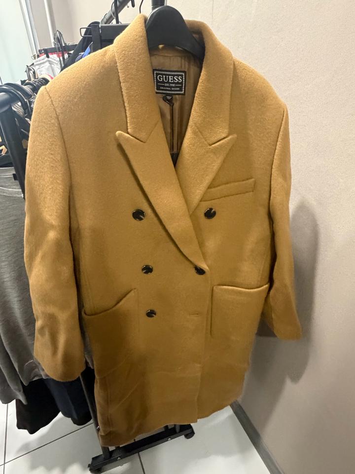 Пальто Guess
