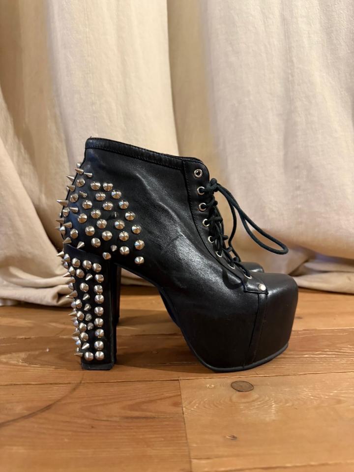 Jeffrey Campbell