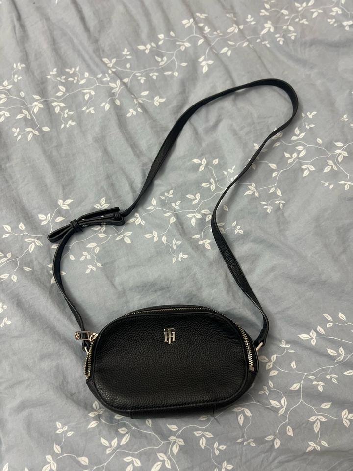 Сумка кросс-боди Tommy Hilfiger