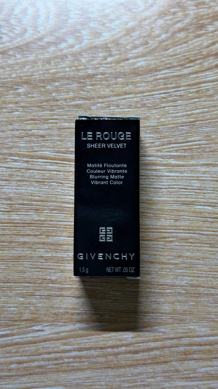 Губная помада Givenchy