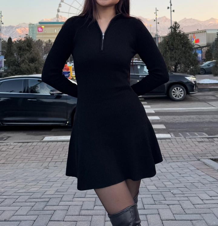 Stradivarius Платье теплое