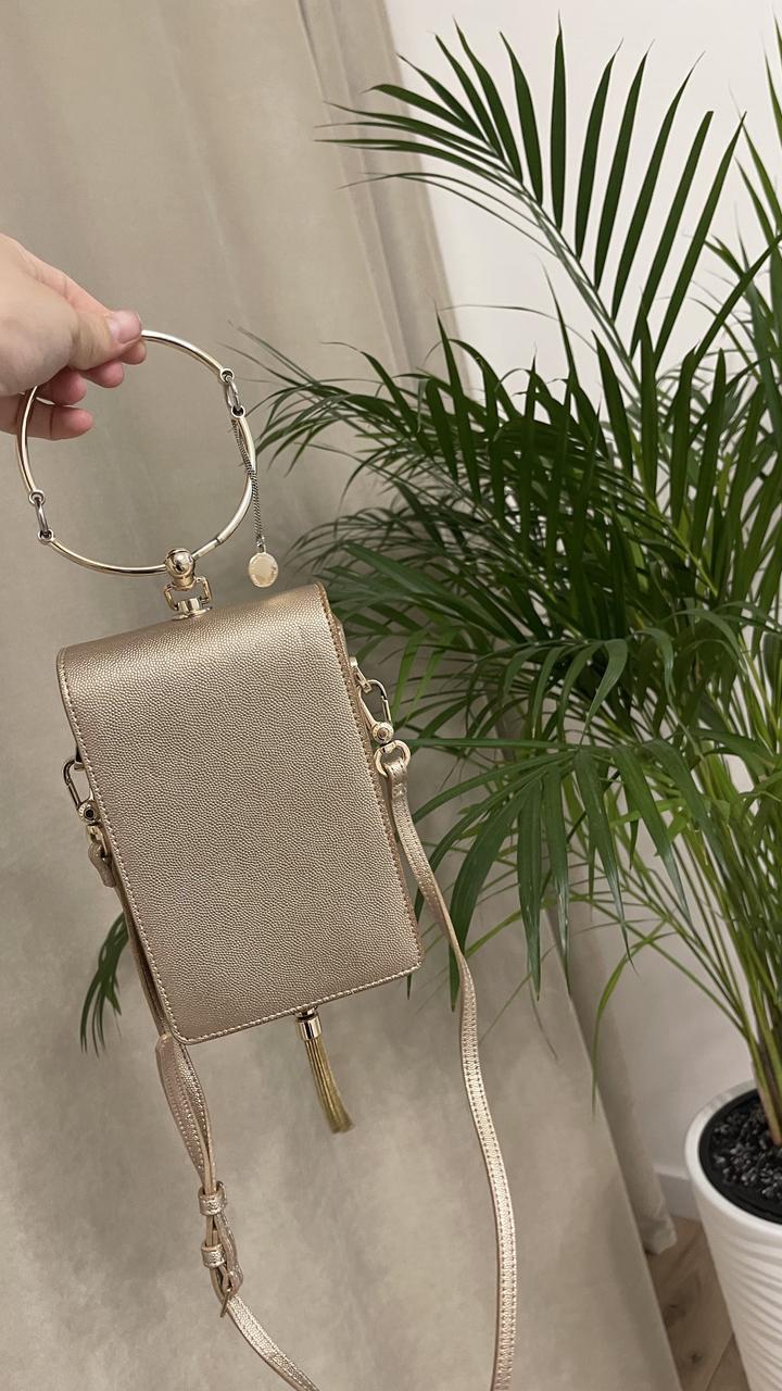Сумочка от Charles & Keith