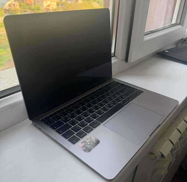 Apple Продам macbook air 128gb intel core i5