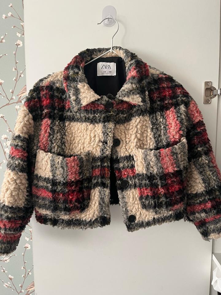 Куртка Zara в клетку для девочки