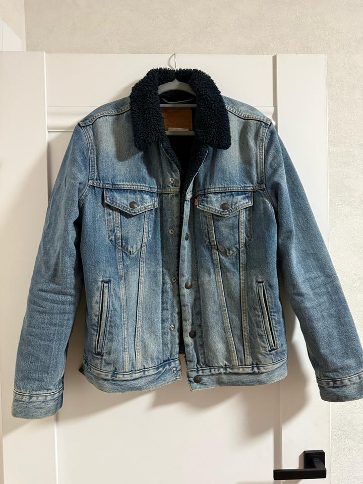 джинсовая куртка Levi's