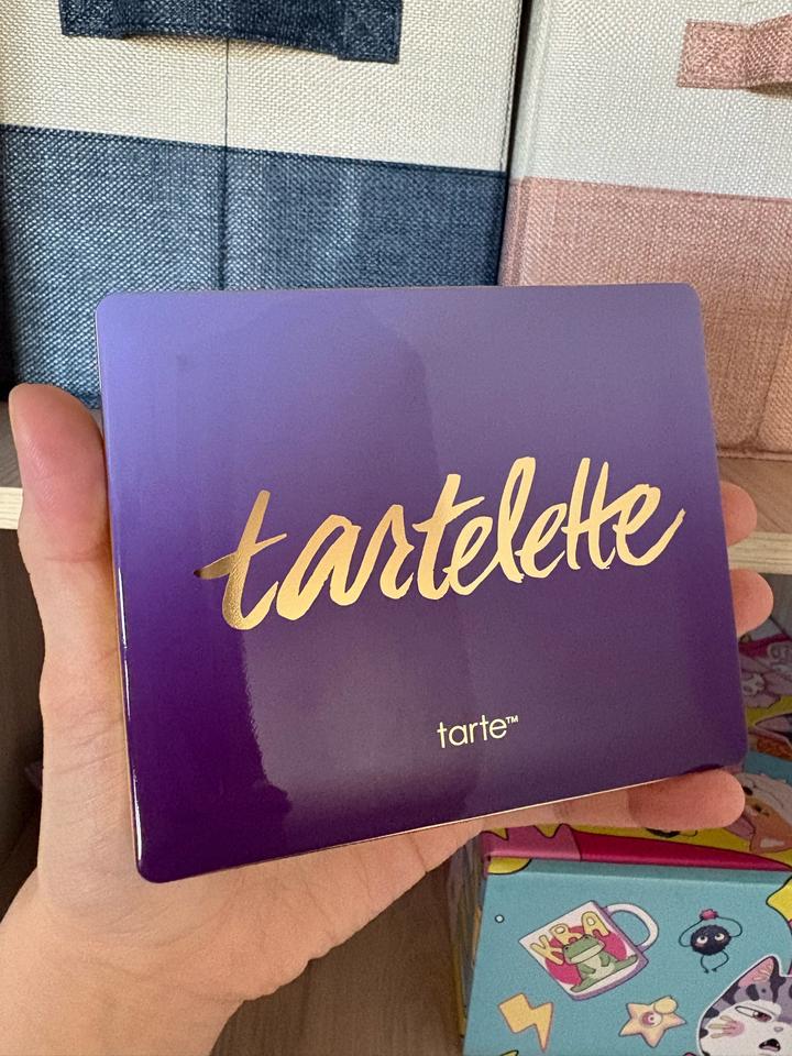 Палетка теней Tarte Tartelette