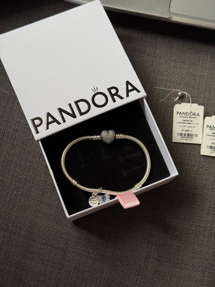 Браслет Pandora с шармом