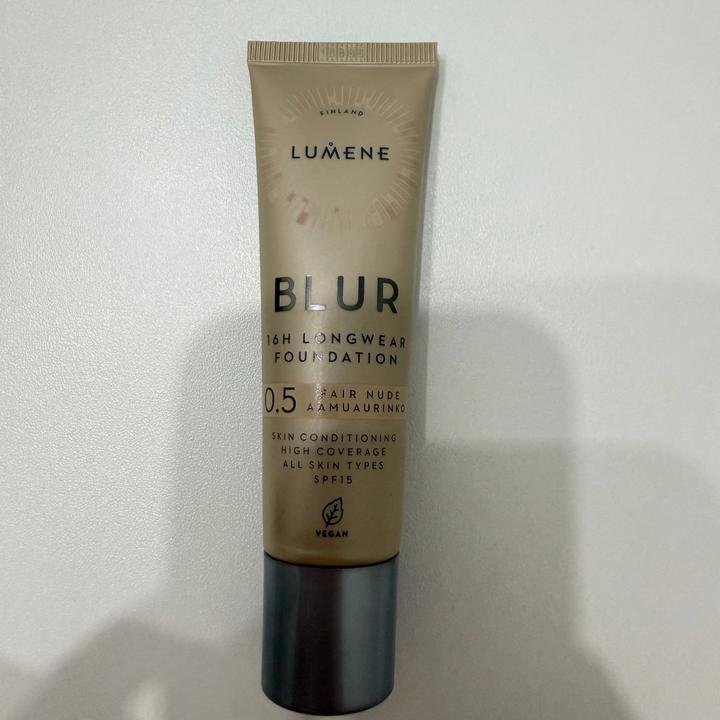 Тональный крем Lumene Blur