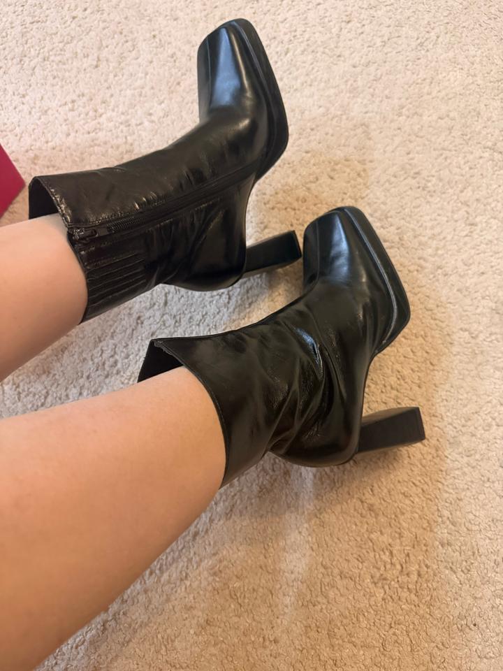 Jeffrey Campbell