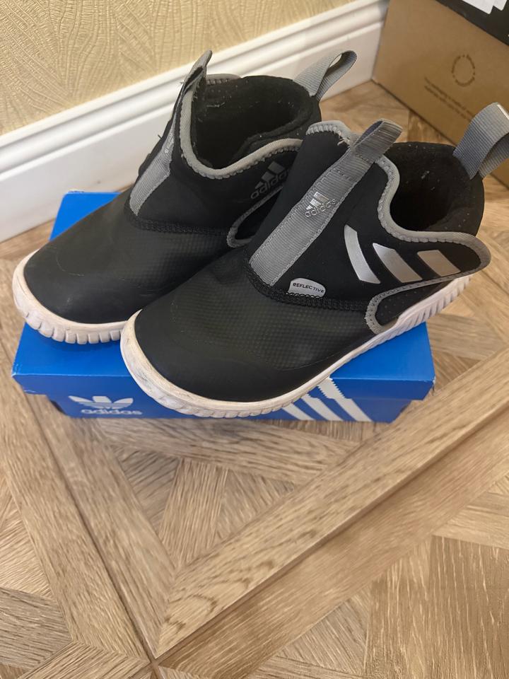 Кроссовки adidas