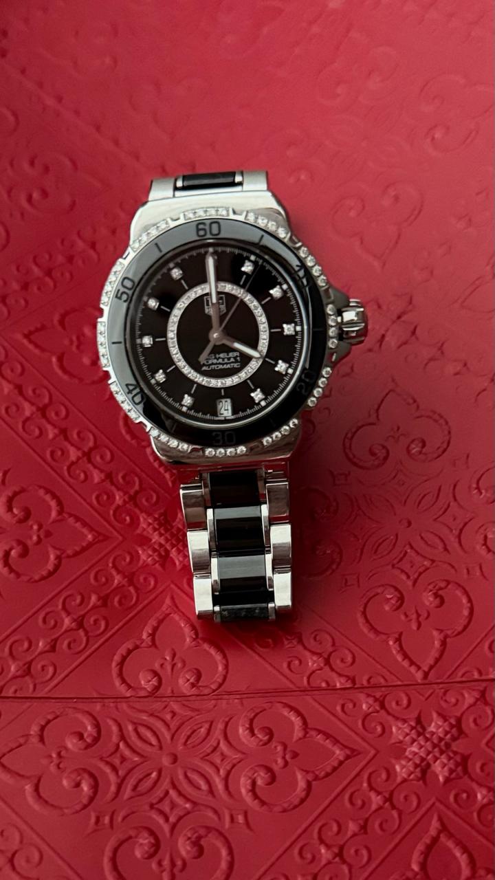 Часы серии formula1 automatic извнстной фирмы Tag Heuer, бриллианты, сапфир