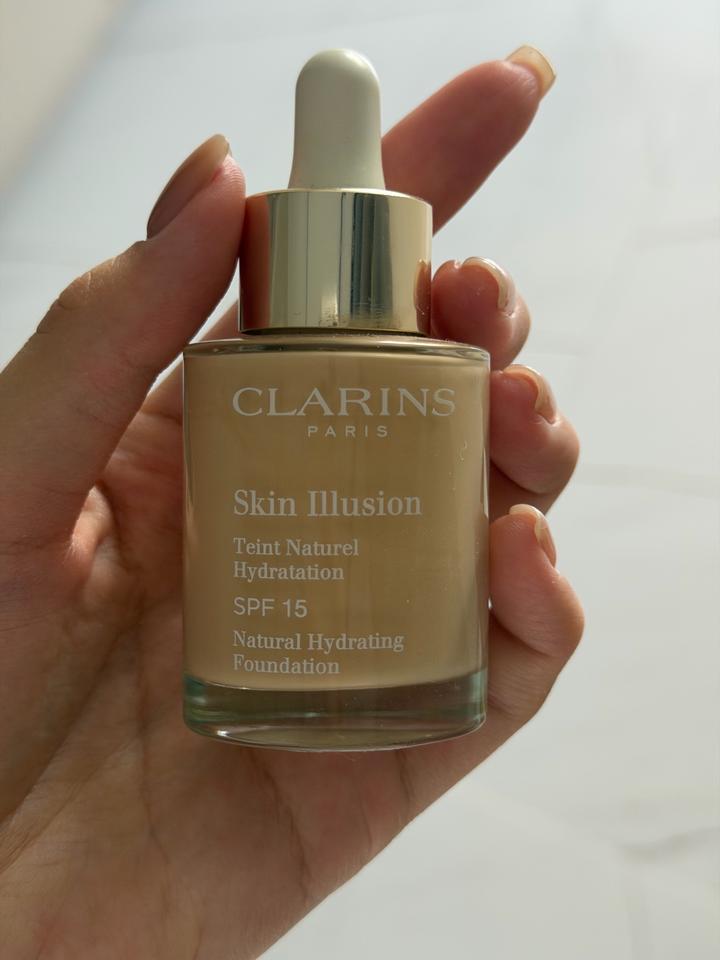 Тональный крем CLARINS Skin Illusion