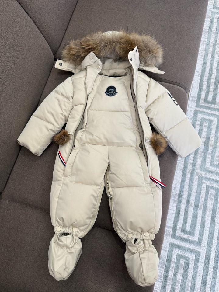 Зимний комбинезон Moncler