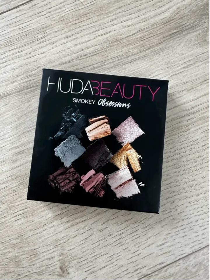 Палетка теней Huda Beauty Smokey Obsessions