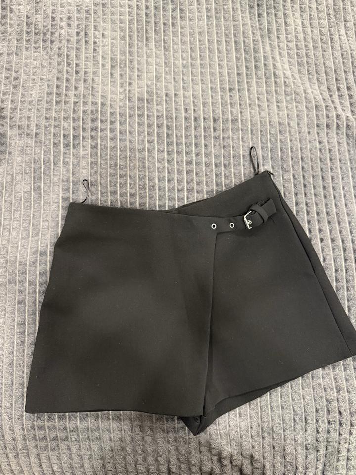 Шорты Zara