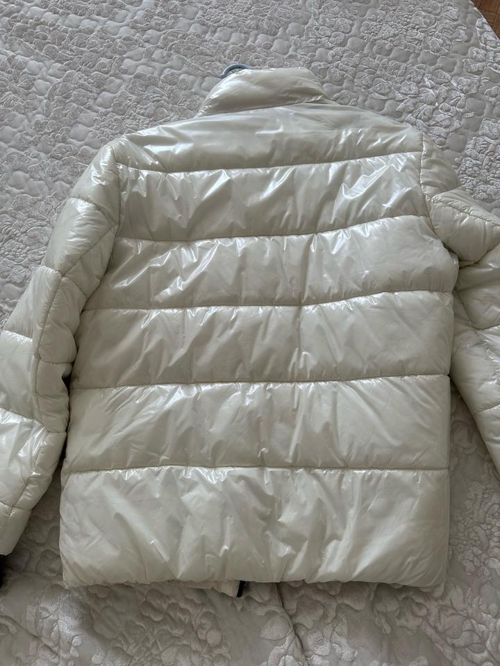 Куртка белая унисекс GUESS