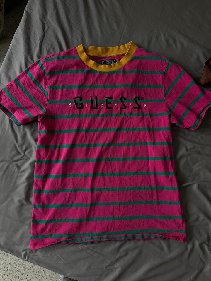 Футболка Guess