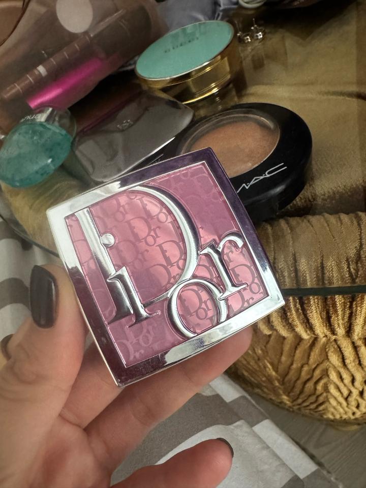 Румяна Dior