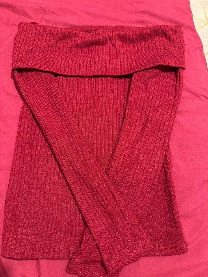 Stradivarius кофта на плечи страдивариус