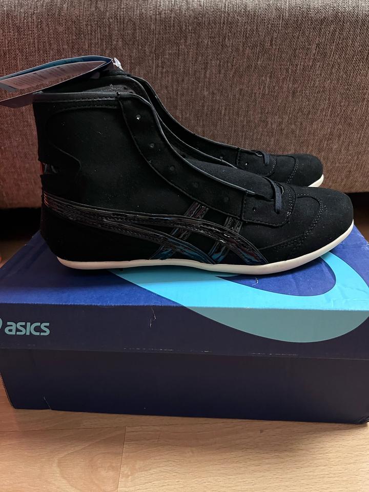 ASICS